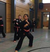 Karate 4 kids - Confident young women