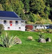 Kinloch Wilderness Retreat Queenstown (9300) Family Holidays 1_small