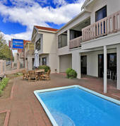 Salt water plunge pool (unheated) – great for hot Hawkes Bay summer days