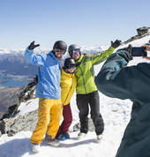 Queenstown Snow Transport Queenstown (9300) Family Holidays 1_small